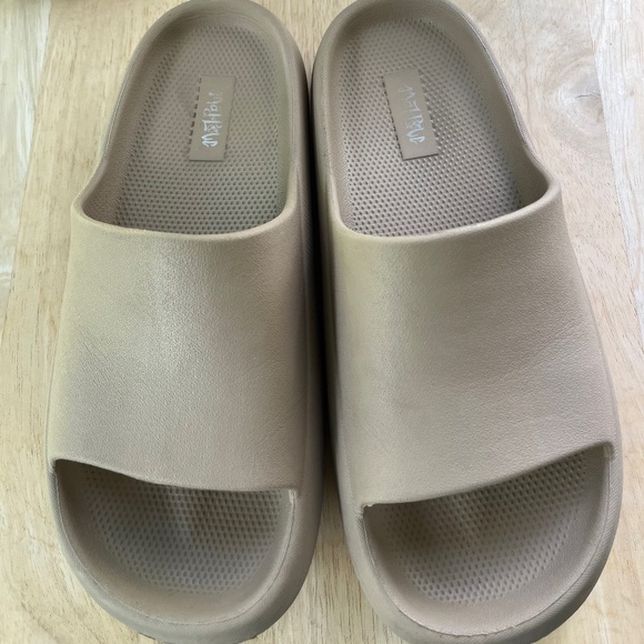 Slides - Picture 3 of 3